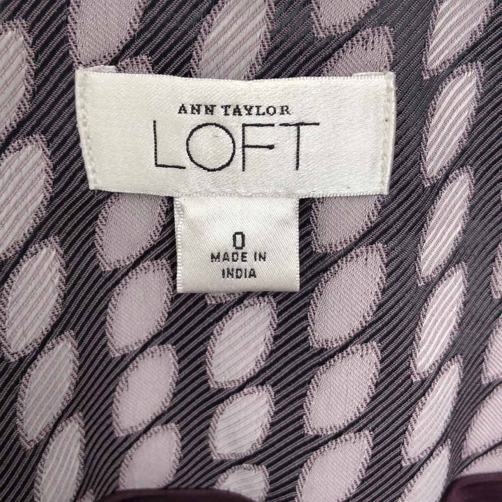 ❤️Beautiful Taupe color Ann Taylor skirt Aline❤️ - Picture 4 of 7